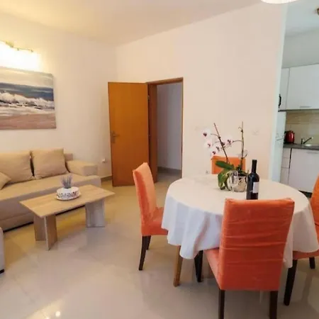 Mira Apartman *