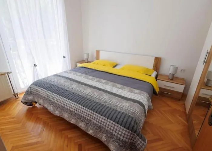 Apartman Mira *